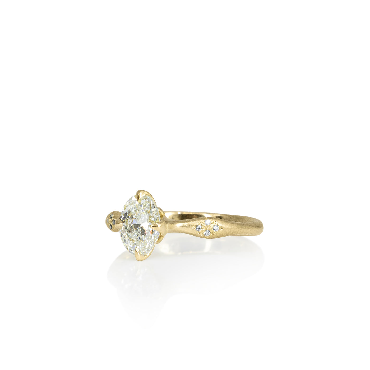 Oval Rosebud Ring